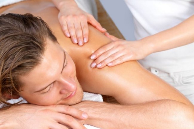 Эротический массаж – наслаждение от прикосновений нежных рук массажистки